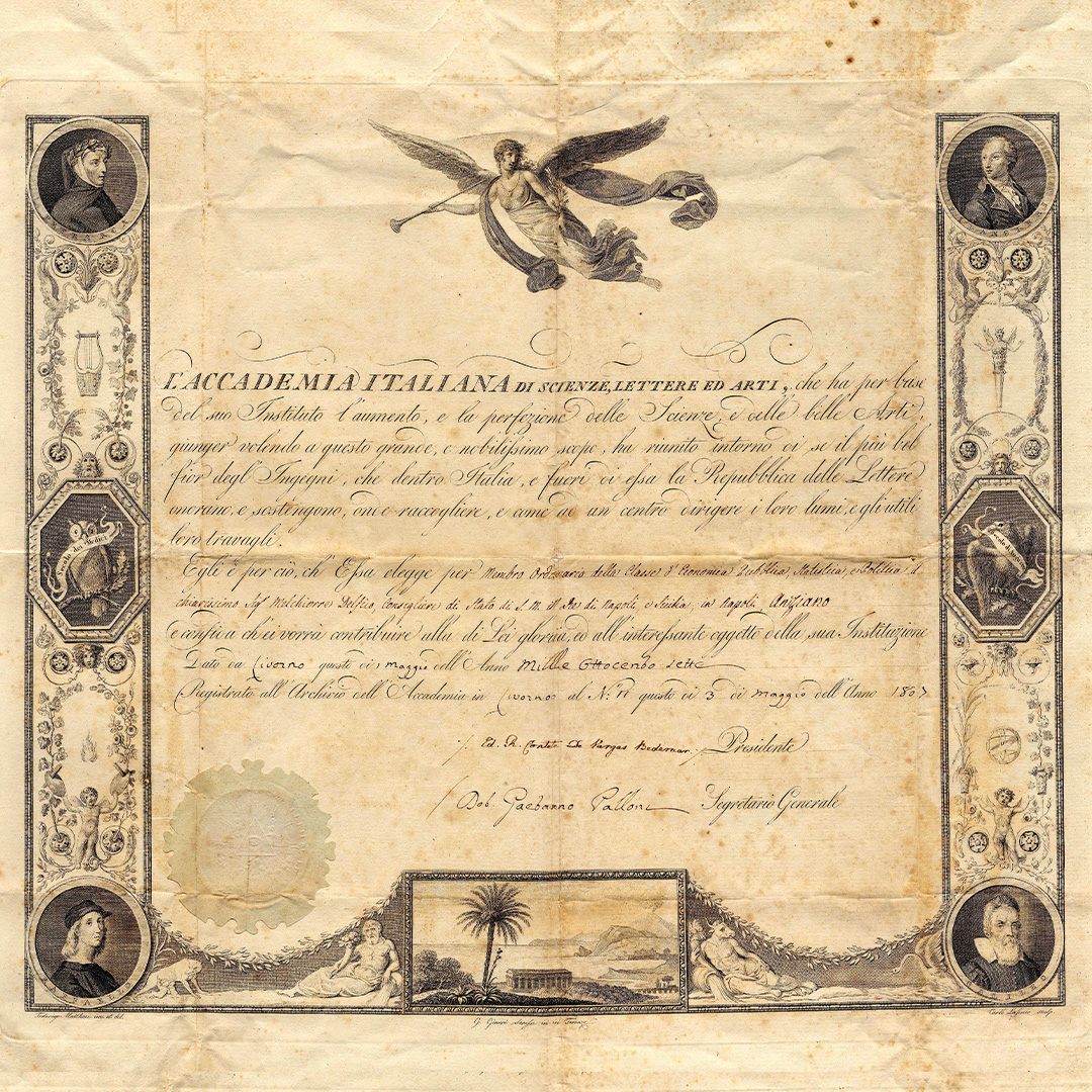 Decreto di nomina a membro ordinario della neonata Accademia Italiana di Scienze, Lettere ed Arti di Livorno per la classe di Economia, Statistica e Politica a Melchiorre Delfico, all’epoca Consigliere di Stato del Re di Napoli, datato Livorno, 3 maggio 1807. L’Accademia vanta tra i suoi membri e soci alte personalità del panorama culturale italiano ed europeo e ciò dimostra la molteplicità dei legami di amicizia con Melchiorre Delfico. Il documento cartaceo ha dimensioni 59,5x45 cm.